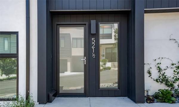 Corona Del Mar, CA 92625,521 Iris