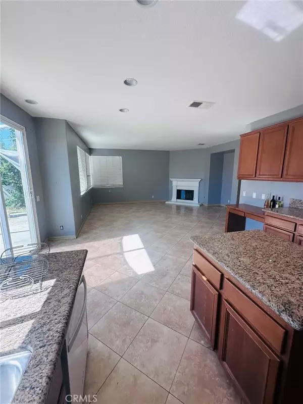 Murrieta, CA 92563,28841 Tonya