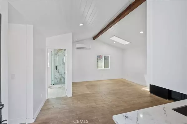 6519 Denver, Los Angeles, CA 90044