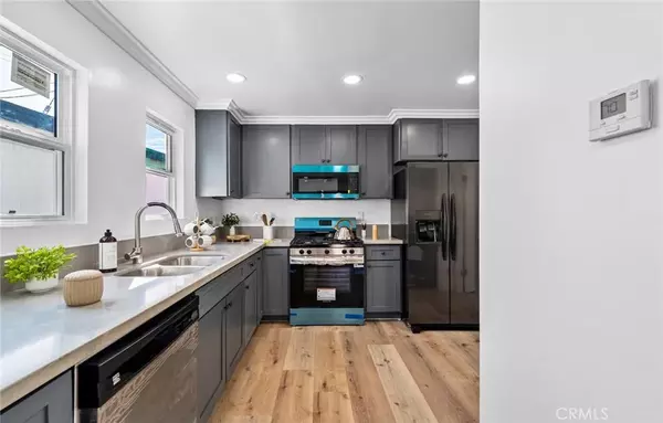 Los Angeles, CA 90003,426 W 63rd Place