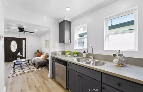 Los Angeles, CA 90003,426 W 63rd Place