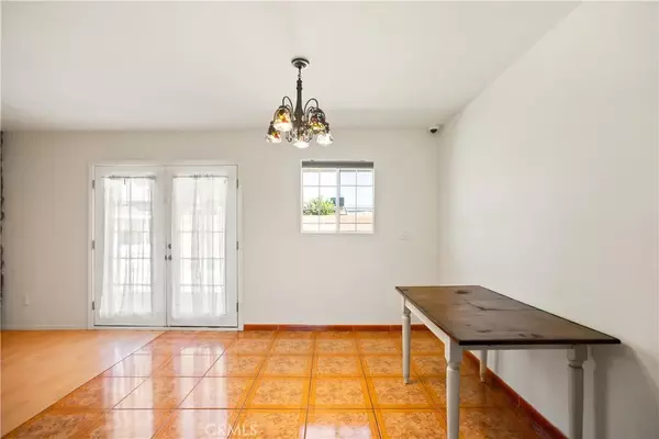 Rialto, CA 92376,979 N Gardena