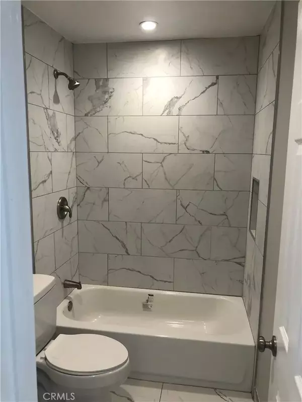 Los Angeles, CA 90044,1108 W 110th #8