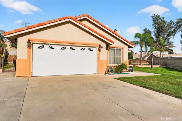 Fontana, CA 92335,15240 Carob