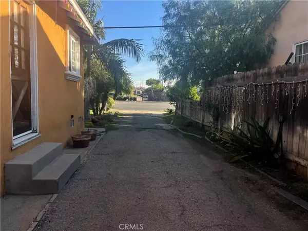 Downey, CA 90240,8635 Paramount