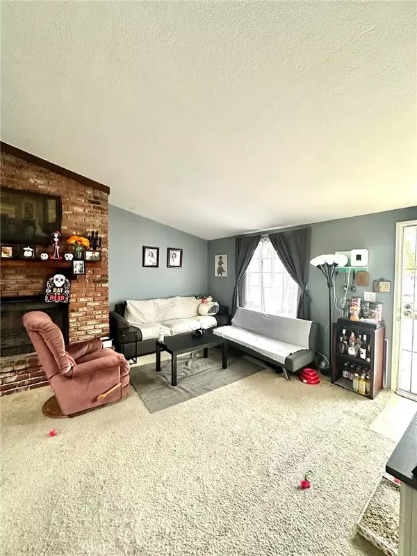 Canyon Country, CA 91351,27220 Marchland