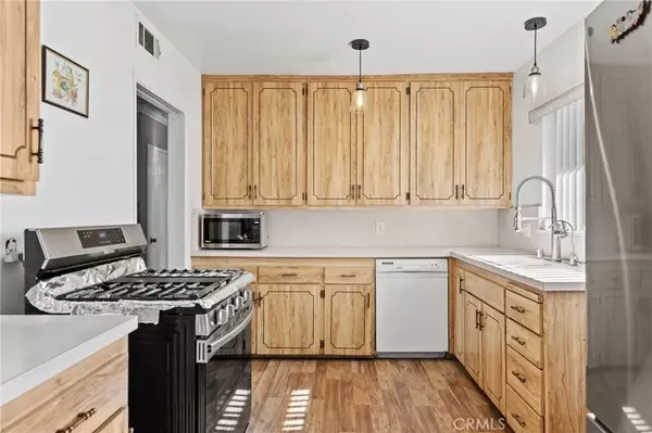 Rialto, CA 92376,340 E Shamrock