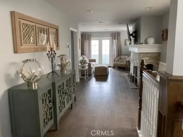 Long Beach, CA 90803,122 Roycroft Avenue #C