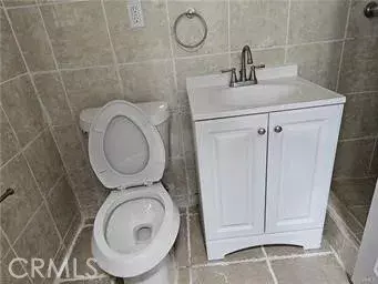 Los Angeles, CA 90011,183 E 35th