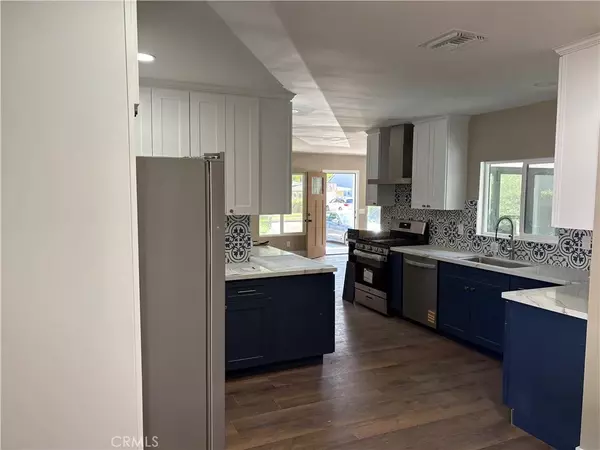 Long Beach, CA 90815,2715 Petaluma Avenue