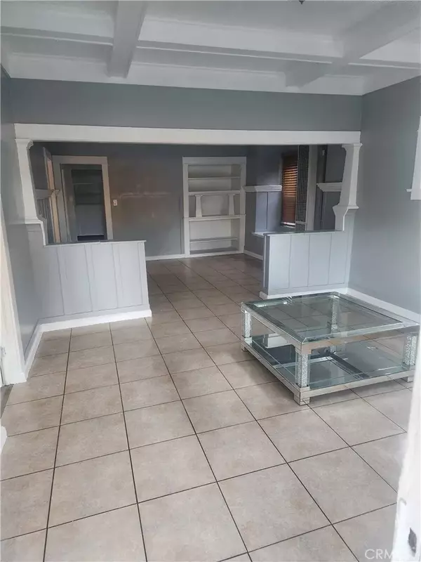 Los Angeles, CA 90011,1470 E 42nd