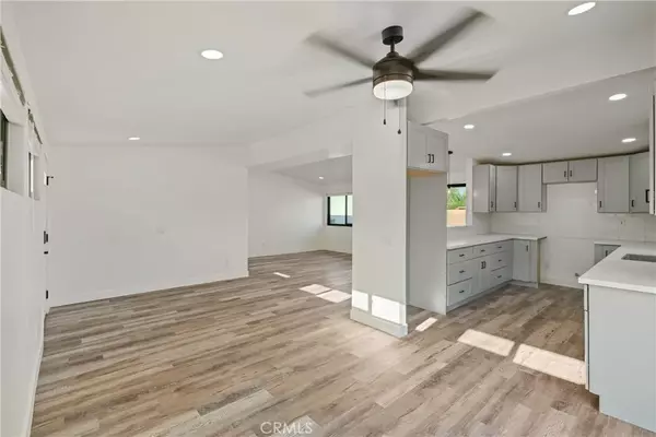 Palm Springs, CA 92262,717 W Gateway