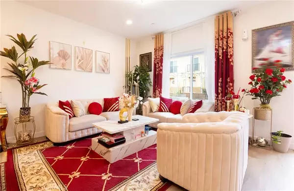 Fontana, CA 92335,16425 Arrow #1214