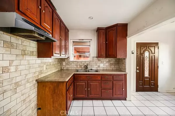 Lynwood, CA 90262,10933 Sampson Avenue