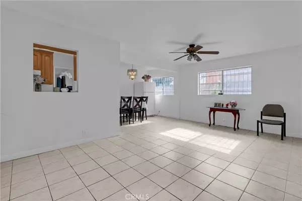 Hawaiian Gardens, CA 90716,22214 Horst