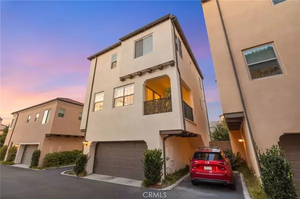 Irvine, CA 92618,214 Elkhorn