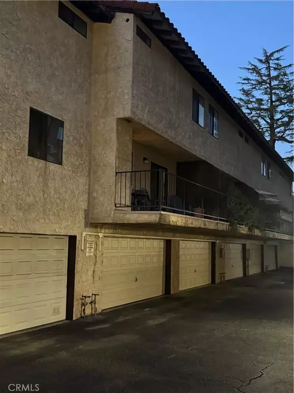 Azusa, CA 91702,121 W 9th #25