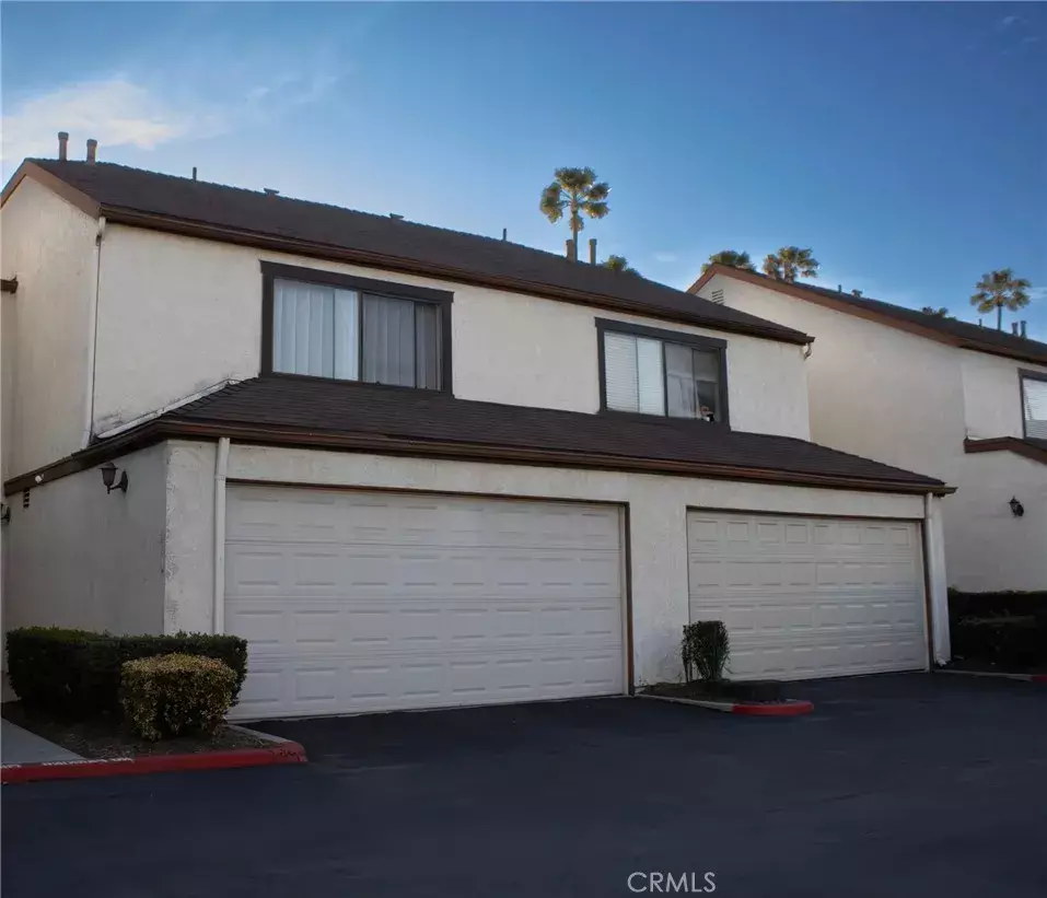 Azusa, CA 91702,821 S Cerritos