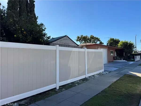 South Gate, CA 90280,10406 San Carlos