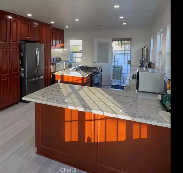 Los Angeles, CA 90043,6306 5th Avenue