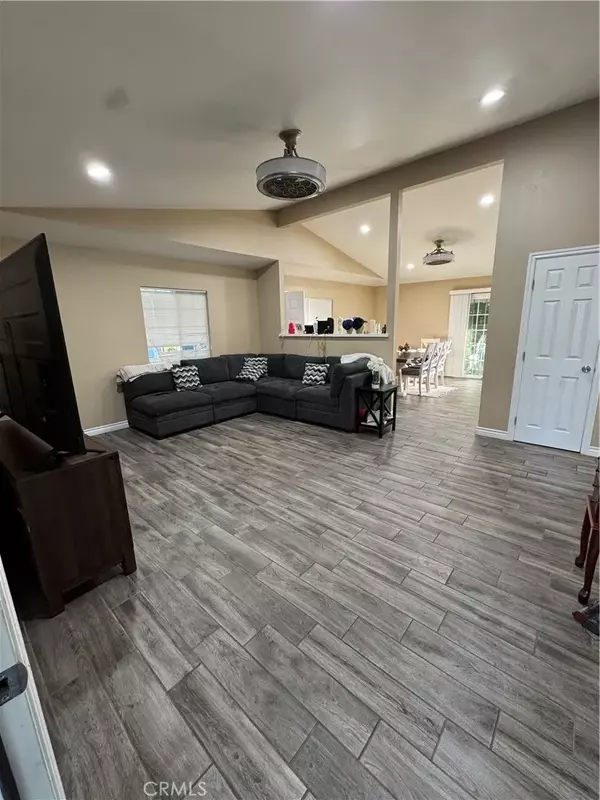 Pomona, CA 91766,1044 E Dorset Avenue