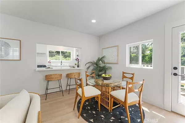 Los Angeles, CA 90065,2628 Crestmoore