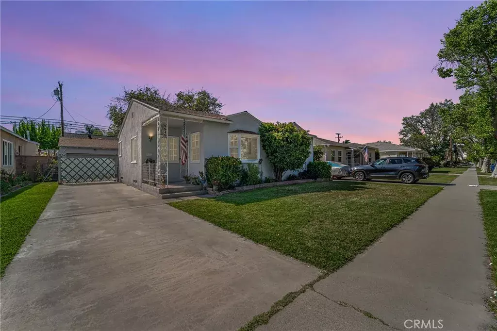 Lakewood, CA 90712,5949 Autry Avenue