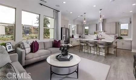 Valencia, CA 91381,27434 Pioneer Court