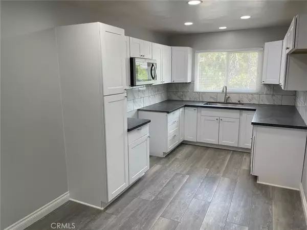 Fallbrook, CA 92028,220 Almond Street