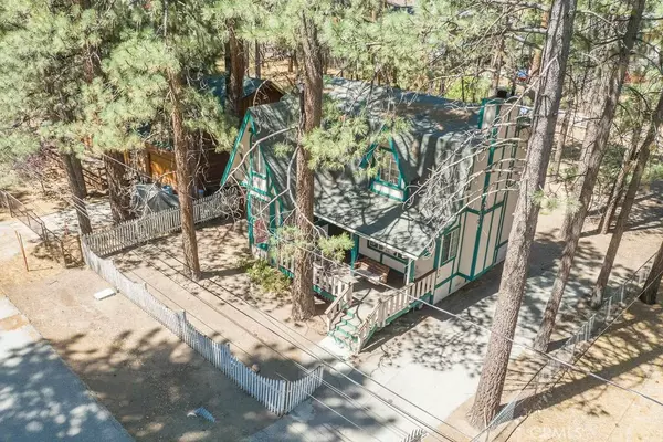 Big Bear Lake, CA 92315,422 Chickadee Drive