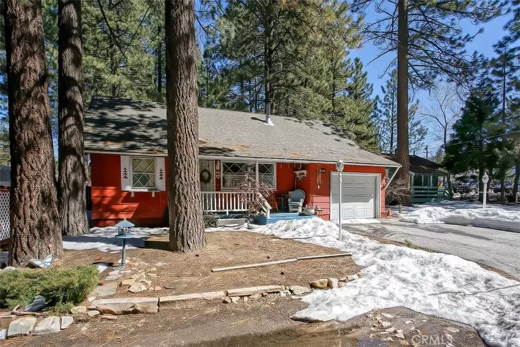 Big Bear Lake, CA 92315,437 Chickadee Drive
