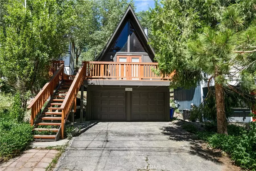 33023 Arrowbear Drive, Arrowbear, CA 92382