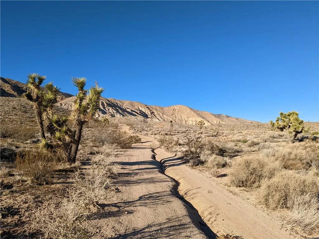 0 0, Tehachapi, CA 93307
