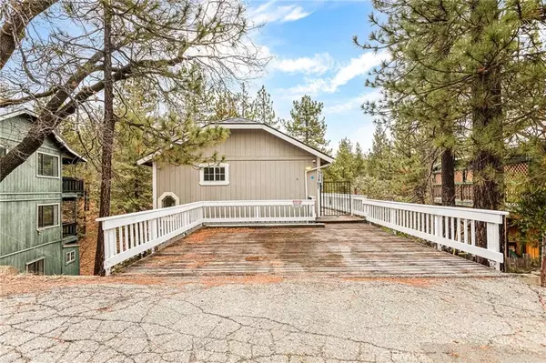 32807 Deer Lick Lane, Arrowbear, CA 92382