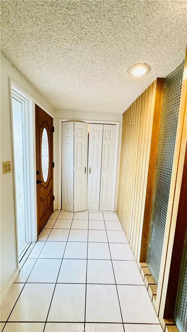 Hawthorne, CA 90250,2517 W 118th Place