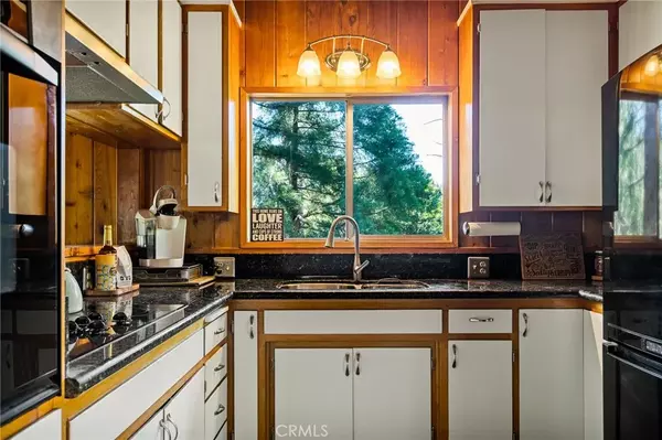 Crestline, CA 92325,23717 Zuger Drive