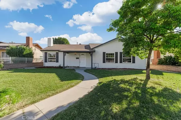 9148 Hayvenhurst Avenue, North Hills, CA 91343