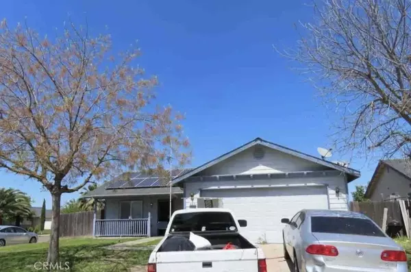 986 W Mammoth Pool Way, Hanford, CA 93230