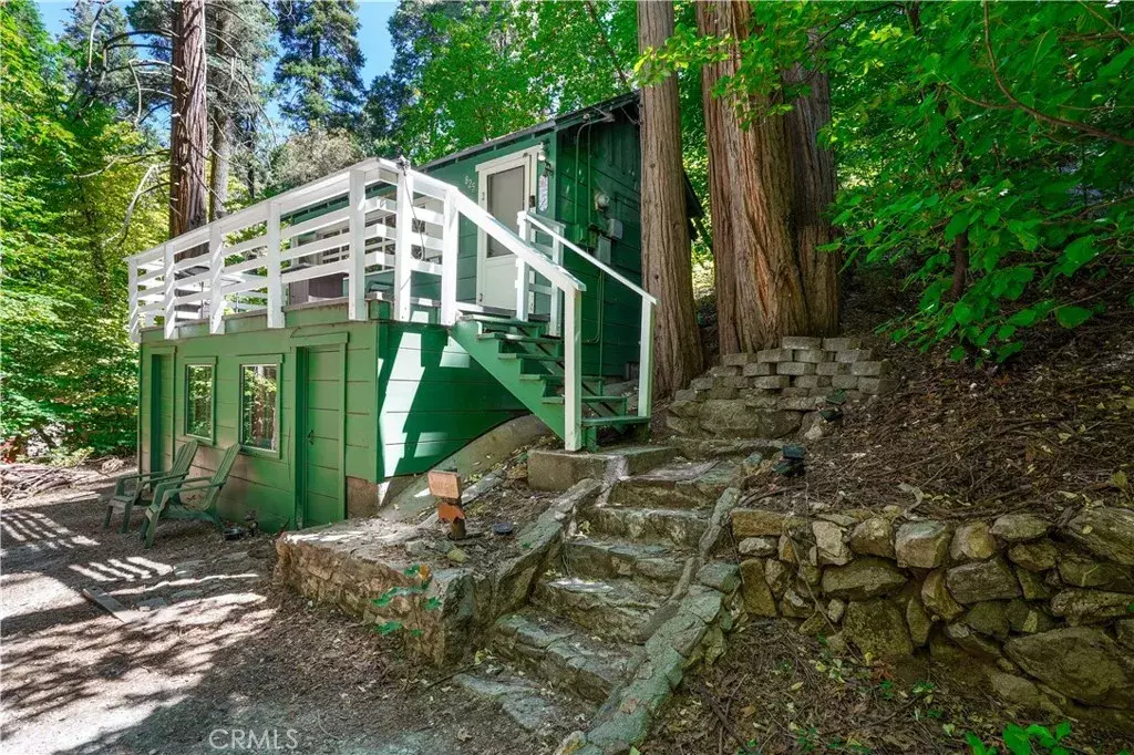 Lake Arrowhead, CA 92352,825 Cottage Grove Road