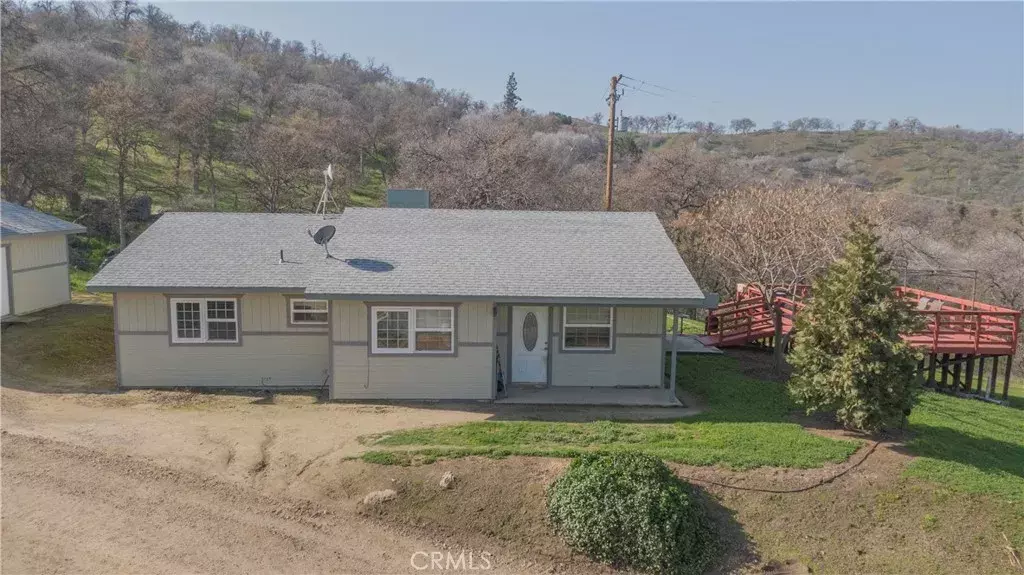 34561 Bronco Lane, Squaw Valley, CA 93675