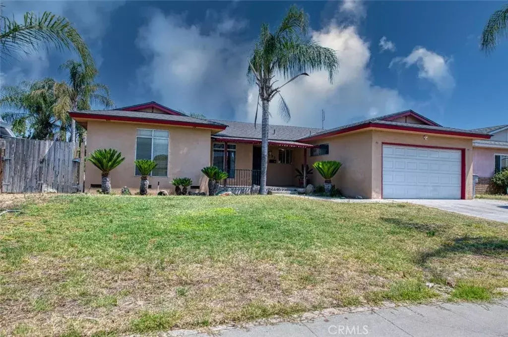 Clovis, CA 93612,883 W Euclid Avenue