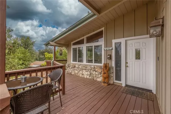 49529 Jeffrey Way, Oakhurst, CA 93644