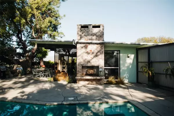 Studio City, CA 91604,3153 Coldwater Canyon Avenue