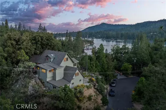 55500 Lake Point Drive, Bass Lake, CA 93604