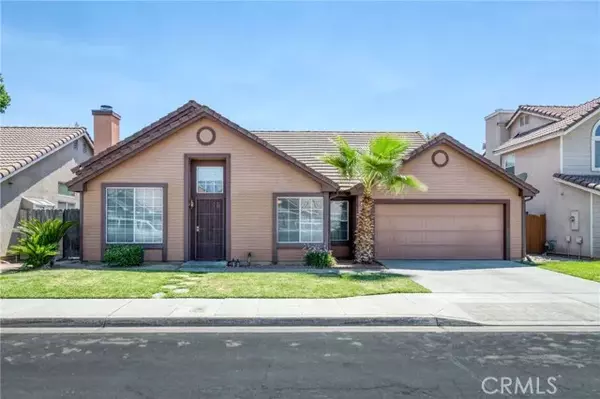 252 W Bedford Avenue, Clovis, CA 93611