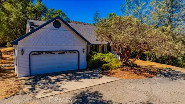 49764 Meadowwood Road, Oakhurst, CA 93644