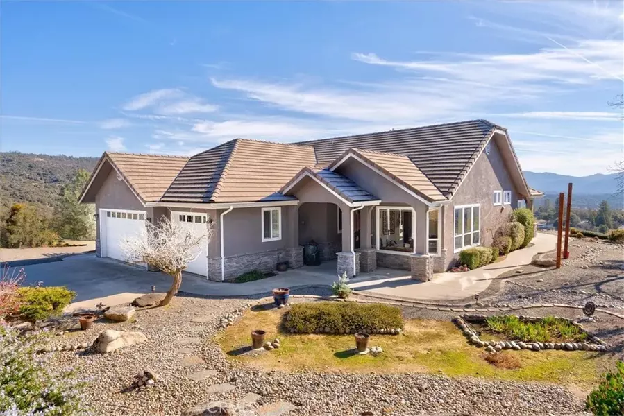 45500 Right Road, Ahwahnee, CA 93601