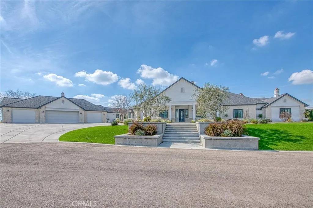 18300 Watts Valley Road, Sanger, CA 93657
