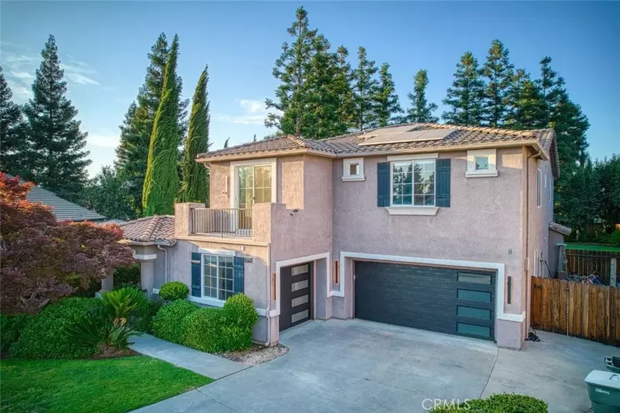 2696 E Solar Avenue, Fresno, CA 93720