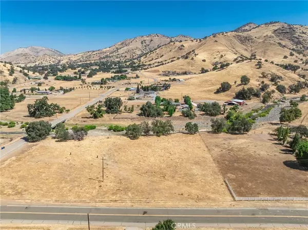 5770 Elwood, Sanger, CA 93657
